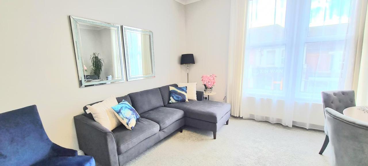 Spacious 3 Bed Flat Near The Sea With Parking Bournemouth Eksteriør billede