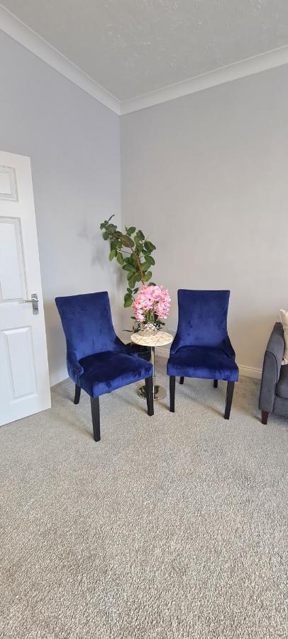 Spacious 3 Bed Flat Near The Sea With Parking Bournemouth Eksteriør billede
